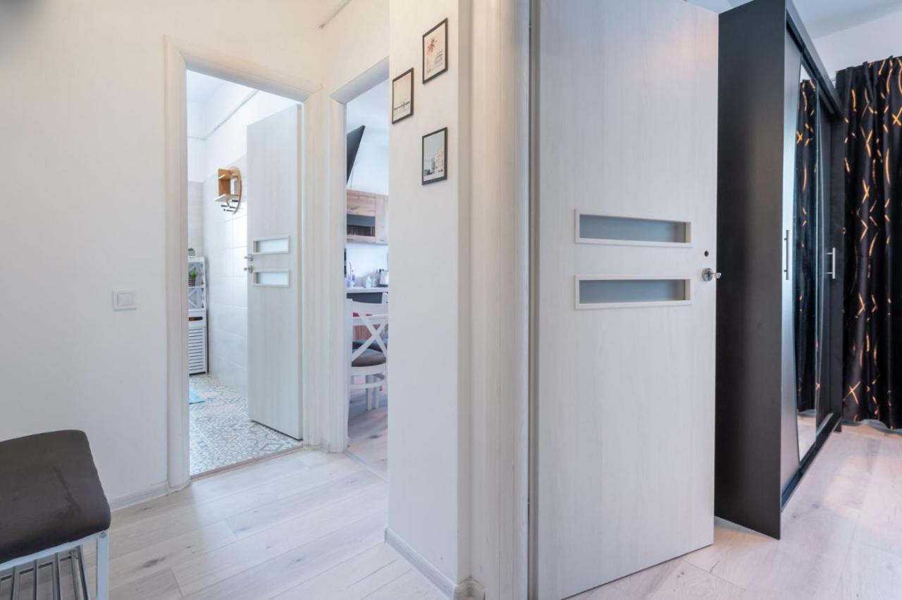 Spacious And Cozy Apartment In Central Bukurešť Exteriér fotografie