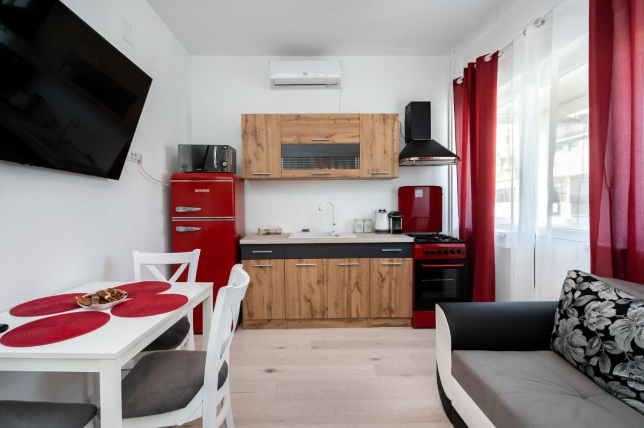 Spacious And Cozy Apartment In Central Bukurešť Exteriér fotografie